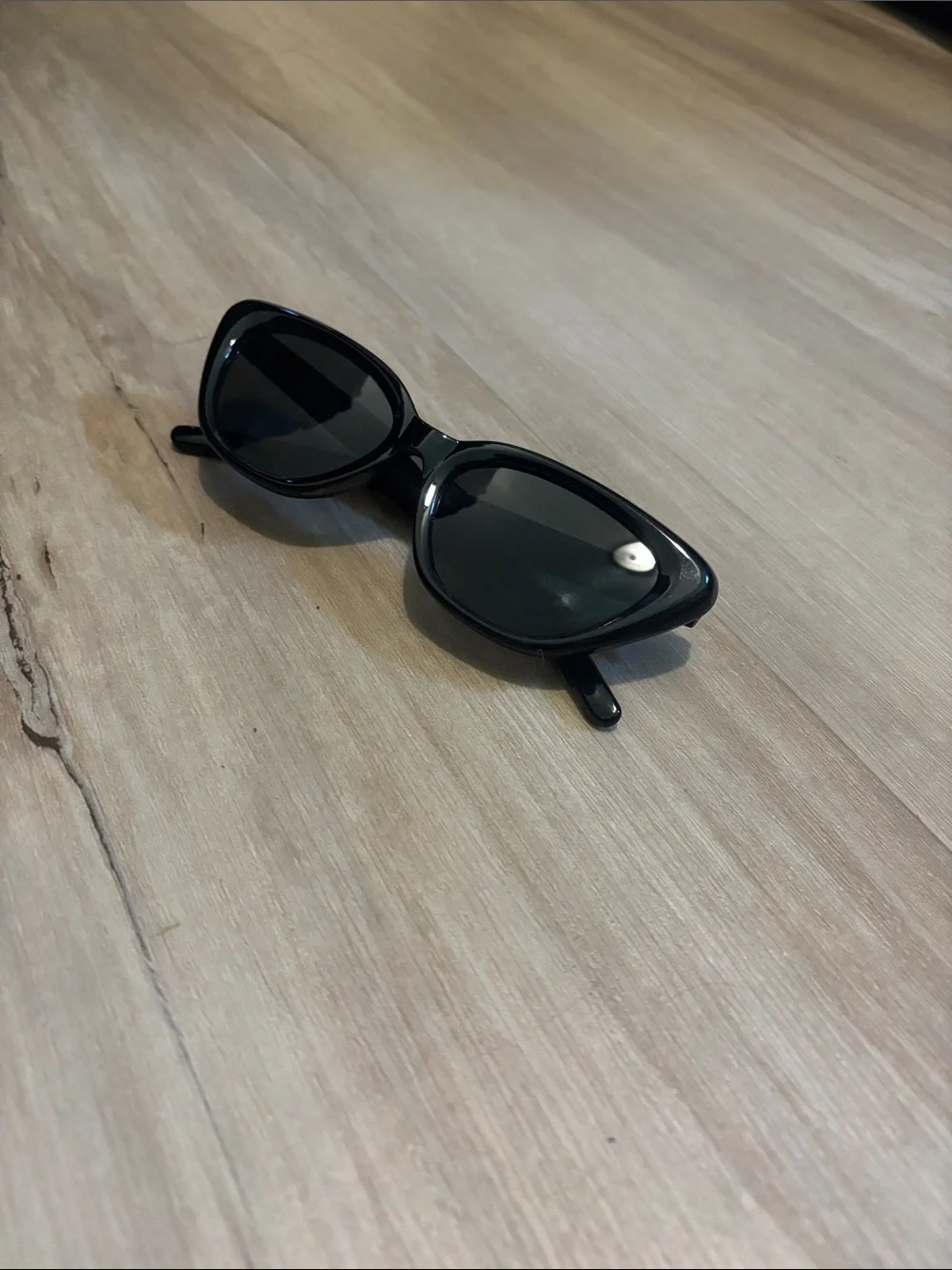 Classic Black Cat-Eye Sunglasses - Unbranded
